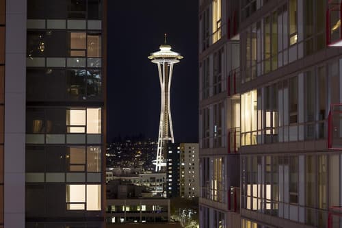 Warwick Seattle, Primary image