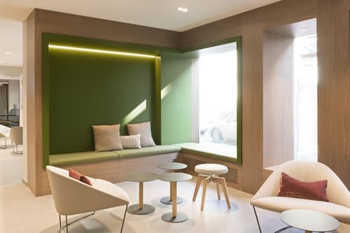 Kreuz Bern Modern City Hotel, Lobby sitting area