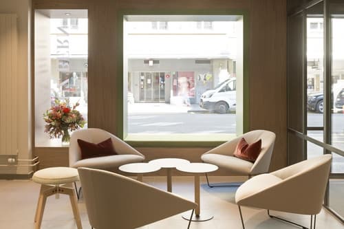 Kreuz Bern Modern City Hotel, Lobby sitting area