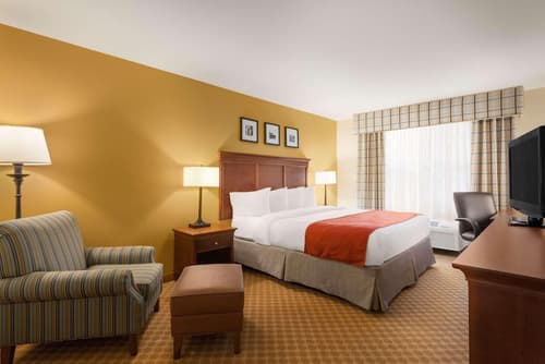 Country Inn & Suites by Radisson, Holland, MI, Room