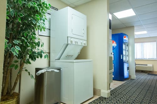 Greenstay Joplin, Laundry room