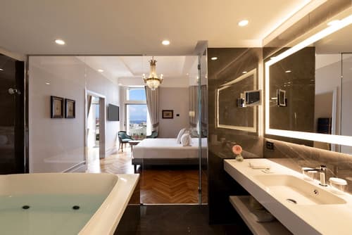 Grand Hotel Parkers, Room