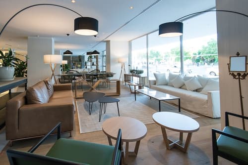 Melia Lebreros, Interior entrance