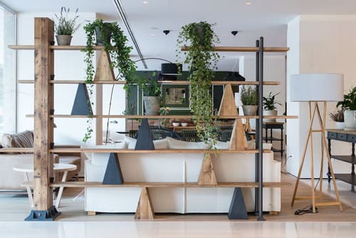 Melia Lebreros, Interior entrance