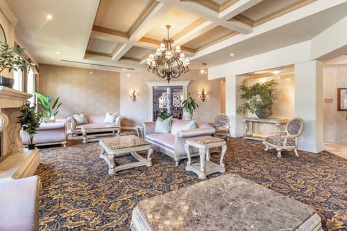 Atrium Hotel Vancouver, Lobby