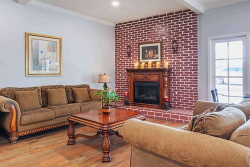 Best Western Plus Hill House, Lobby