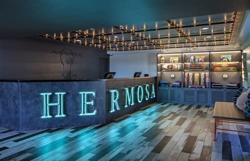 Hotel Hermosa, Lobby