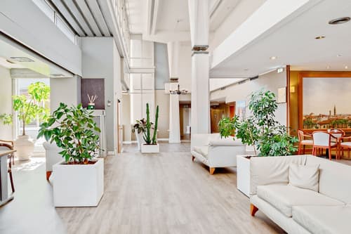 Italiana Hotels Florence, Reception