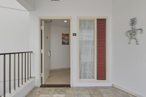 Royal Sea Cliff Kona by OUTRIGGER, Interior entrance