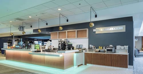 Hilton Atlanta, Breakfast area