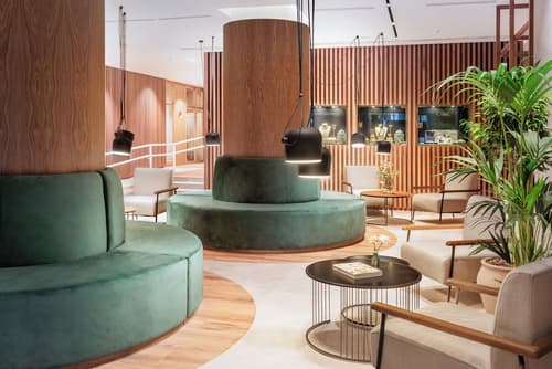 Melia Granada Hotel, Interior entrance