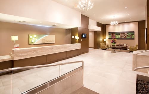 Holiday Inn Vancouver Centre by IHG, Lobby