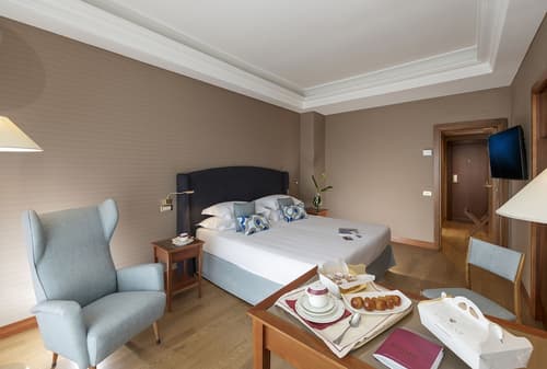 Royal Continental Hotel Naples, Room