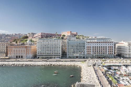 Royal Continental Hotel Naples, Room