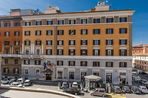 Hotel Nord Nuova Roma, Front of property