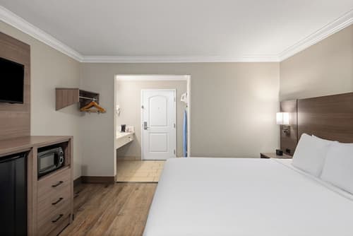 Solara Inn and Suites, Room