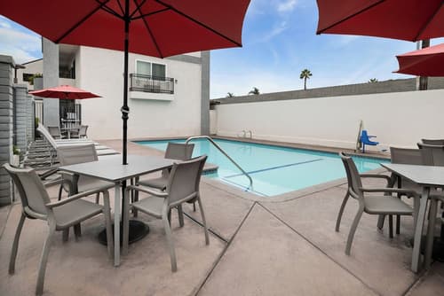 Solara Inn and Suites, Outdoor pool