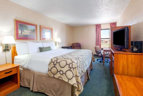Baymont by Wyndham Amarillo East, Room