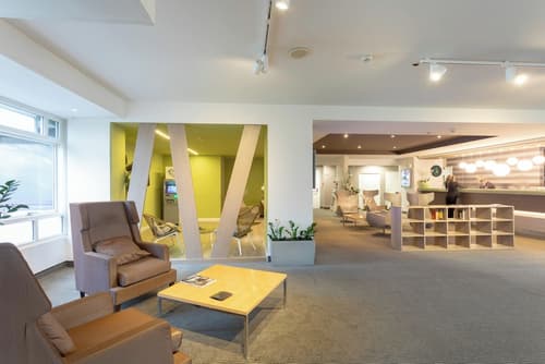 Living Place Hotel, Reception