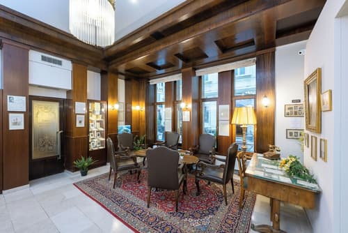 Graben Hotel, Lobby sitting area