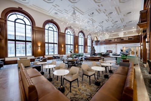 Hotel Fort Des Moines, Curio Collection by Hilton, Lobby