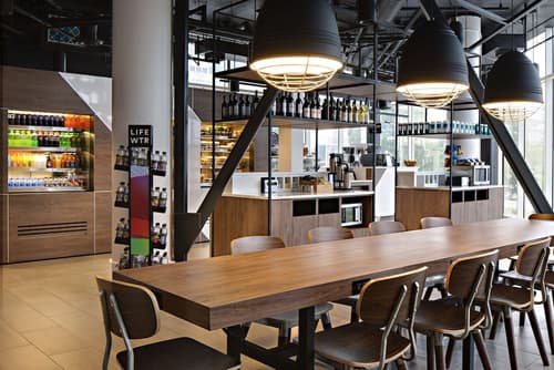 Hyatt Regency Baltimore Inner Harbor, Restaurant