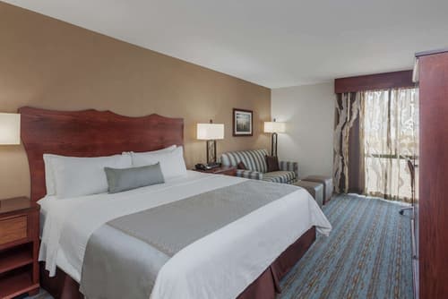 Wyndham Visalia, Room