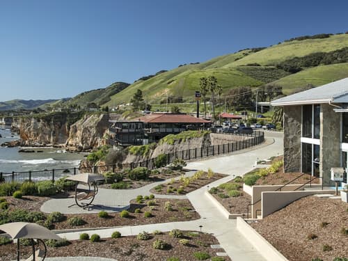 Shore Cliff Hotel, Tennis court