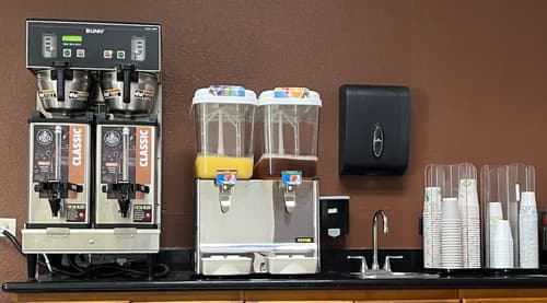 Yosemite Sierra Inn, Breakfast area