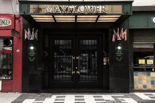 Mayflower Suites, Front of property