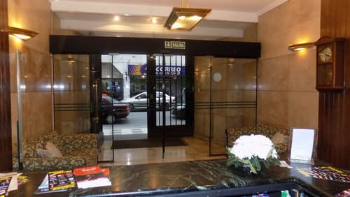 Mayflower Suites, Interior entrance