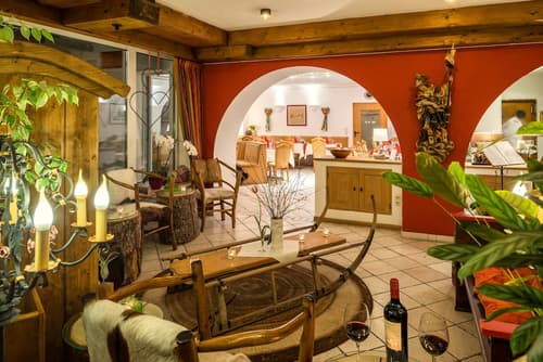 Hotel Rheinischer Hof, Interior entrance