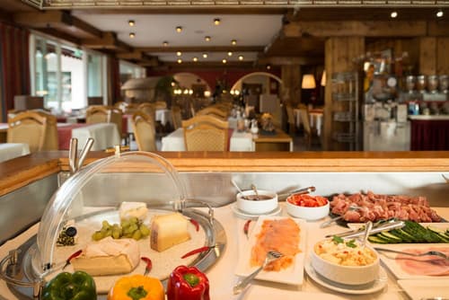 Hotel Rheinischer Hof, Dining