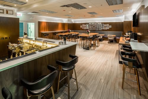 Kinzie Hotel, Bar (on property)