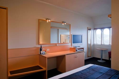 The Ashley Hotel, Room