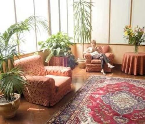 Hotel Beatrice, Lobby sitting area