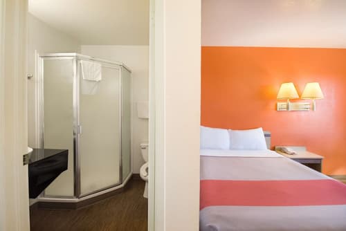 Motel 6 Pendleton, OR, Room