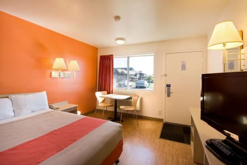 Motel 6 Pendleton, OR, Room