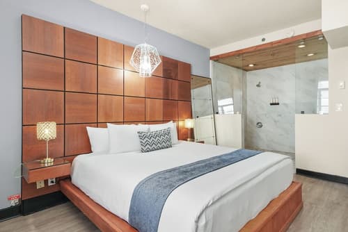 Chesterfield Hotel & Suites, Room