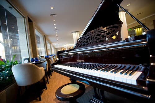 Windsor Hotel And Tower, Lobby lounge