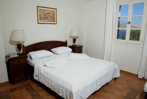 Crithoni's Paradise Hotel, Room