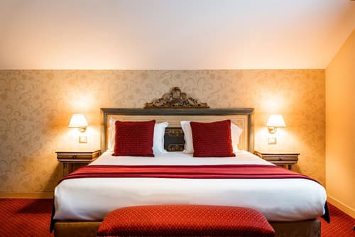 Villa Beaumarchais, Room