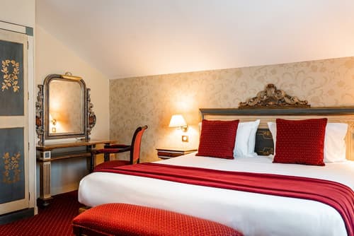 Villa Beaumarchais, Room