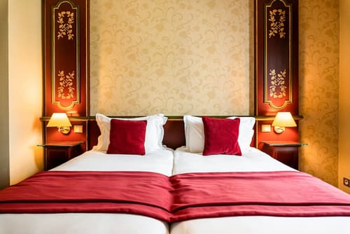 Villa Beaumarchais, Room