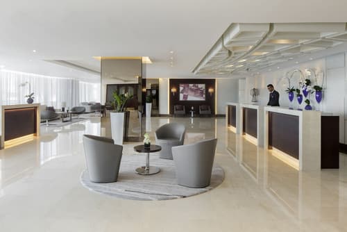 Jumeira Rotana, Reception
