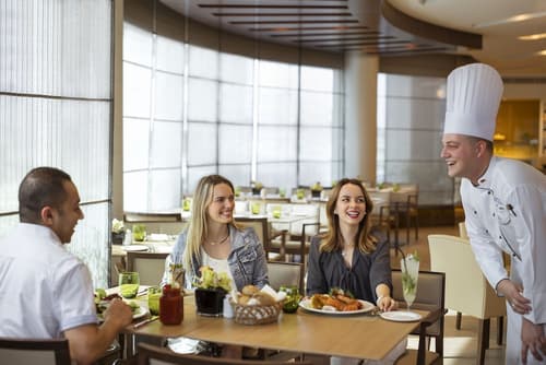 Jumeira Rotana, Restaurant