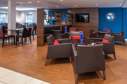 Holiday Inn Express Birmingham - Oldbury by IHG, Lobby lounge
