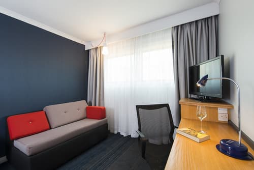 Holiday Inn Express Birmingham - Oldbury by IHG, Room