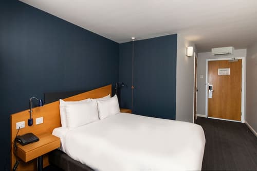 Holiday Inn Express Birmingham - Oldbury by IHG, Room