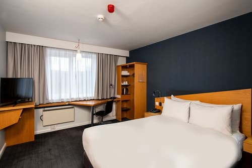 Holiday Inn Express Birmingham - Oldbury by IHG, Room